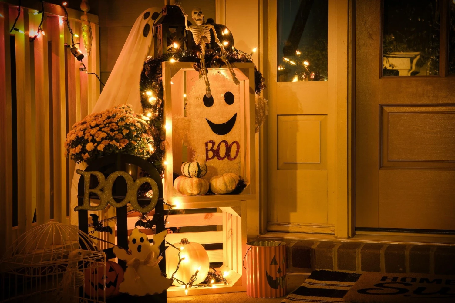 Spooky Decor World -Spooky Decor World indoor halloween decorating idea